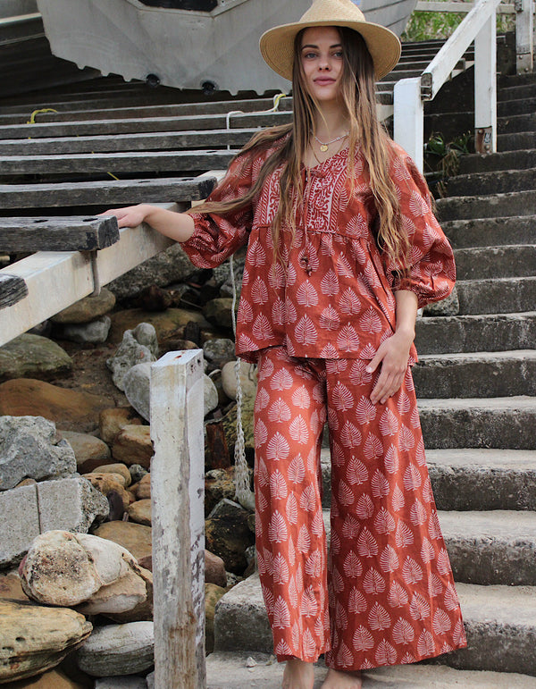Hera Pants in Maple