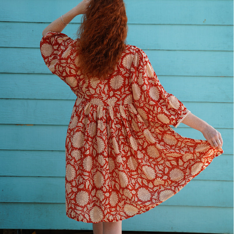 Hawa Short Dress In Rust Sunflower